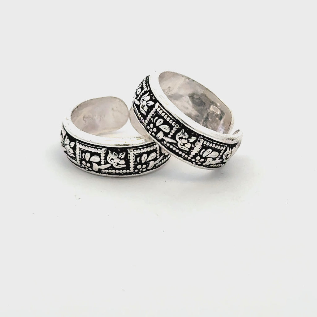 Antique Band Toerings