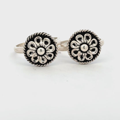 Antique flower toerings