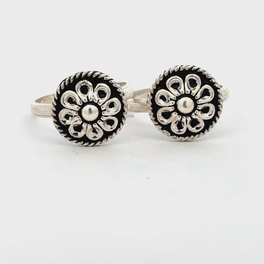 Antique flower toerings